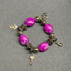 Charm Stretch Bracelet 7 In Mottled Magenta Silver Fishbone Key Butterfly Shell